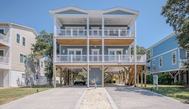 Bluebonnet Bungalow: Upscale Home with Elevator