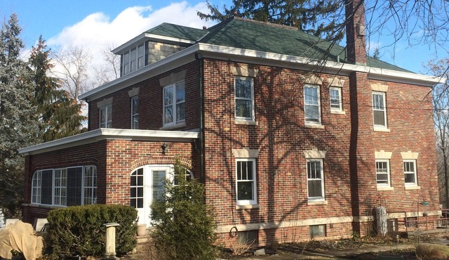 Bluestone Basecamp sleeps up to 28 with13.5 bedrooms, 9.5 bathrooms