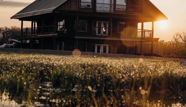 Boutique Lodge on 16 acres of private land between the Mountains & Prairies.