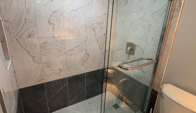 Brand new 1 bedroom Fully Furnished apartment