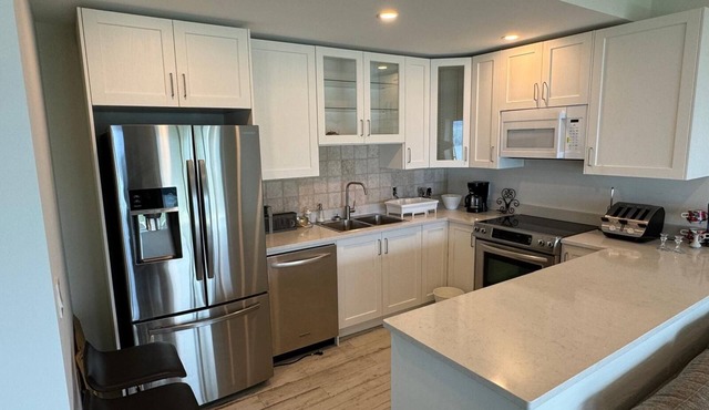 Brand new 2 Bedrooms/Lake Veiw
