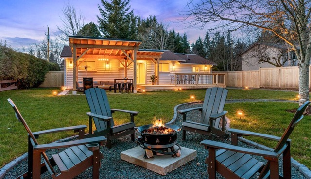 BRAND NEW fully renovated Comox home with studio