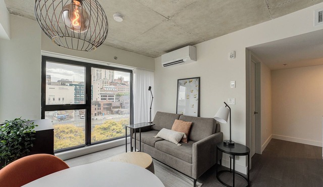 Brand New luxury apartment-3 1/2 For Rent-Downtown-fully furnished