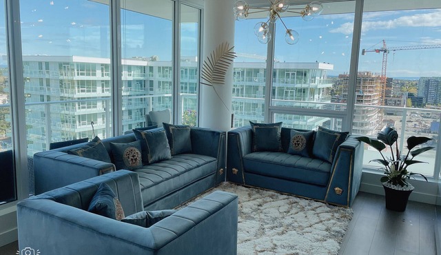 💖BrandNew The Paramount Penthouse furnished with Versace furniture light & love💖