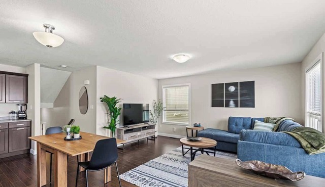 Bright & Airy Suite | Free WIFI |Smart TV & More