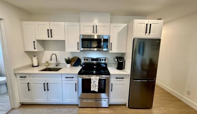 Bright and spacious Cowichan Bay suite