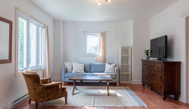 Bright + clean 2-bedroom home in Gatineau, QC