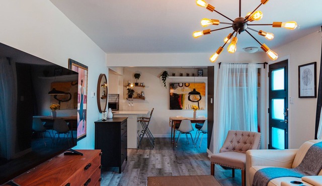 Bright & Cozy 4-bedroom House