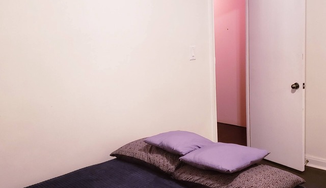 BRIGHT COZY/WARM 1 BEDROOM APARTMENT ON DUFFERIN