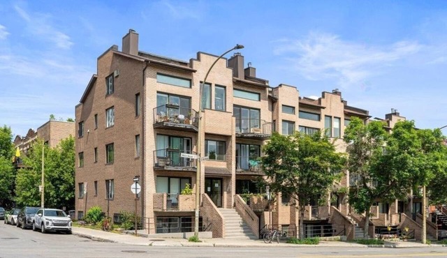 Bright Studio Condo Facing Jeanne-Mance Park