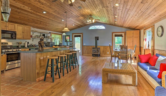Bright Tucked-Away Cabin w/Furnished Deck + Grill