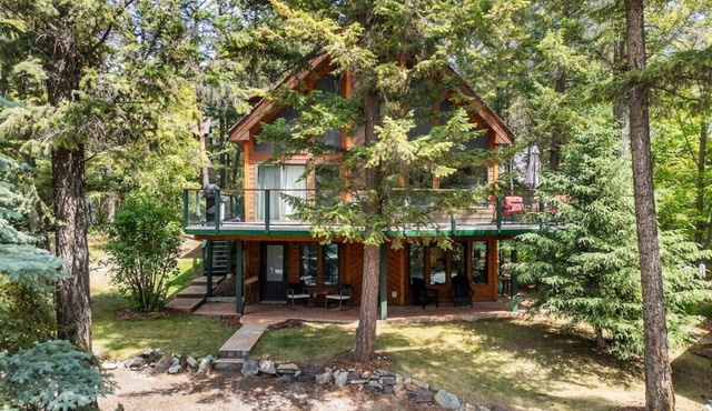 Cabin in the Woods | Private Hot Tub | AC | Quiet