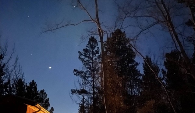 Cabin in the Woods- next to the Eclipse Nordic Spa and Bean North Cafe