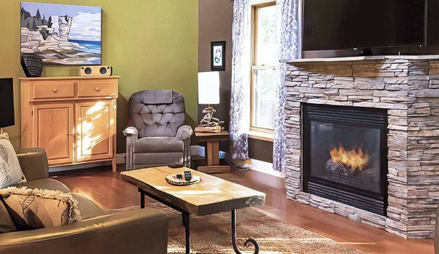 Cabin Near Little Tub Harbour & Flowerpot Tours