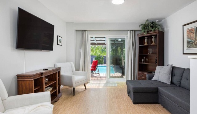 Carrera Cove - Spacious 3BR - 5 Mins to Go Train