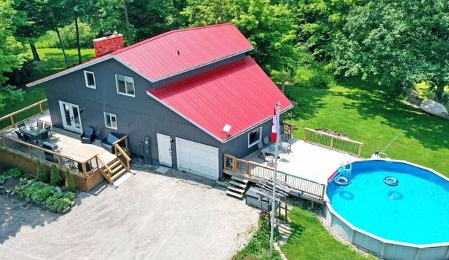 Cayuga Forest Retreat | Pool, Fire Pit, Sleeps 25+