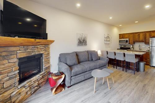 Cedar Lodge Escape at Whitetail townhomes