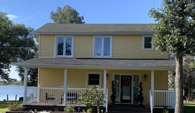 Cedar Woods - beautiful Waterfront home