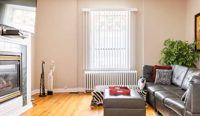 Central Canal Spacious 1 bedroom with private entry and private parking