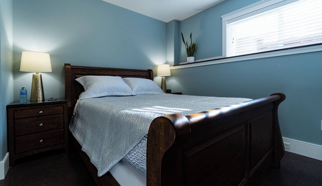 Central Park Prestige (B) - A Brand New Boutique Hotel Style Room Near Downtown