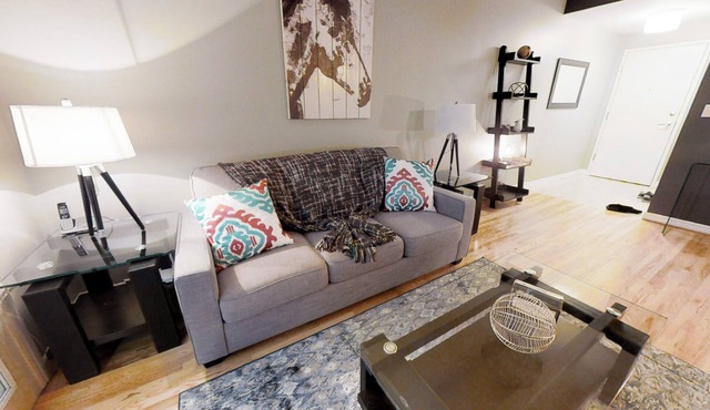 Centrally Located 3-BR Condo in DT Toronto
