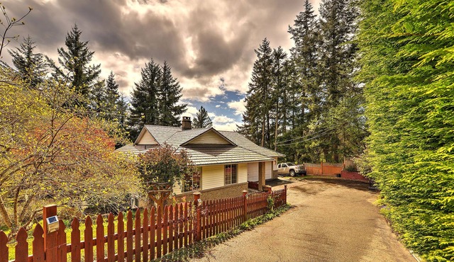 Centrally Located 3 bedroom Vancouver Island Vacation Home