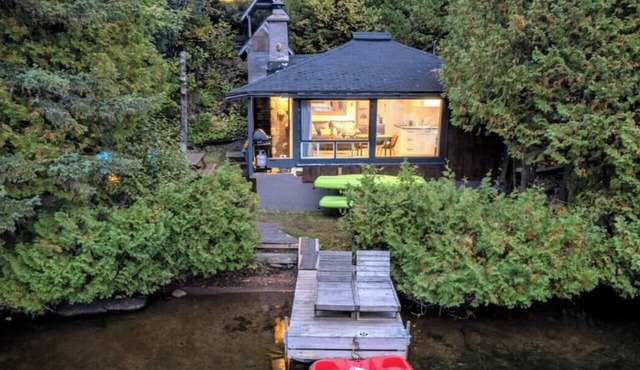 Chalet intime bord du lac à louer dans les Laurentides — Lac Sarrazin, Sainte-Lucie-des-Laurentides
