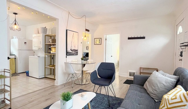 Charming Home in Coveted Port Dalhousie – Steps from the Lake!