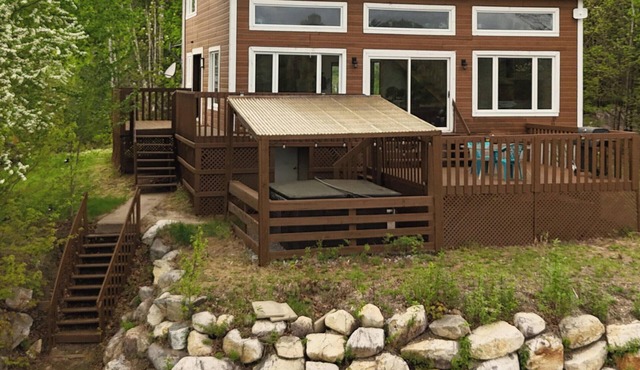 Chalet De Papa (Hot Tub & Perfect Ski Cottage)