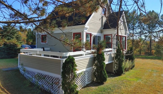 Chalet Escapade Orford - Great golf and ski escape 5 minutes from Mont-Orford