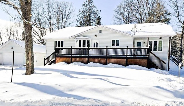 Chalet for rent in Wentworth North, 20 minutes from Saint-Sauveur
