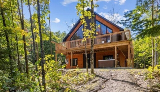 Chalet in the heart of nature Waterfront and SPA (10 people)