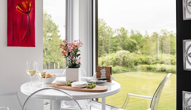 Chalet l'Abondance: Jacuzzi, Fireplace, 1min Bike Path, 7 Min to Aquatic Parc !
