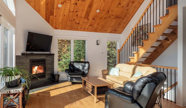 Chalet Plein Sud: Kayak, Spa & Lakefront