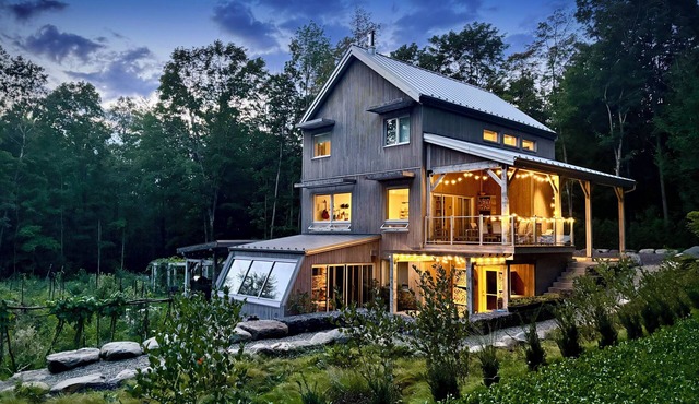 Chalet sur 2 étages au pied du Mt-Shefford