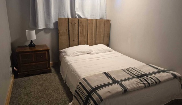 Charming 2-bedroom house in Nipawin with AC, WiFi, fitness room