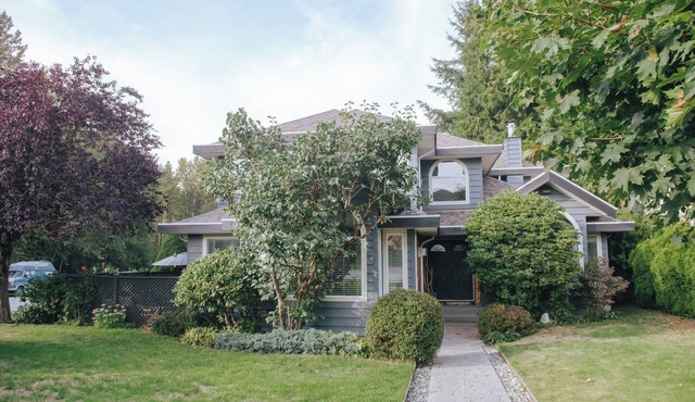 Charming 4-Bed Mountain Retreat