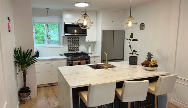 Charming Cobourg Escape: Steps from the Lake and Downtown