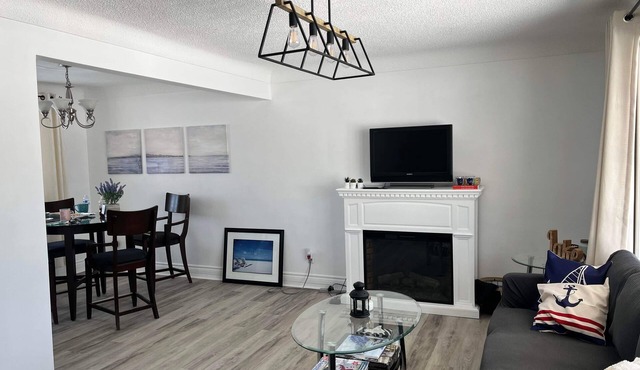 Charming Crystal Beach 3BR furnished Bungalow near the beach & restaurants.