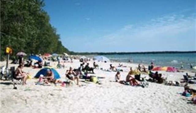 Cherry Beach Cottage - Sandbanks Cottage Rental