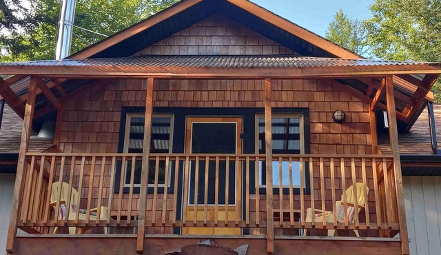 Chez Claire: Your Quadra Island Retreat