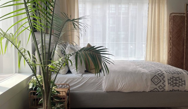 Chic & Cozy Condo North Vancouver 3+ Month Stay