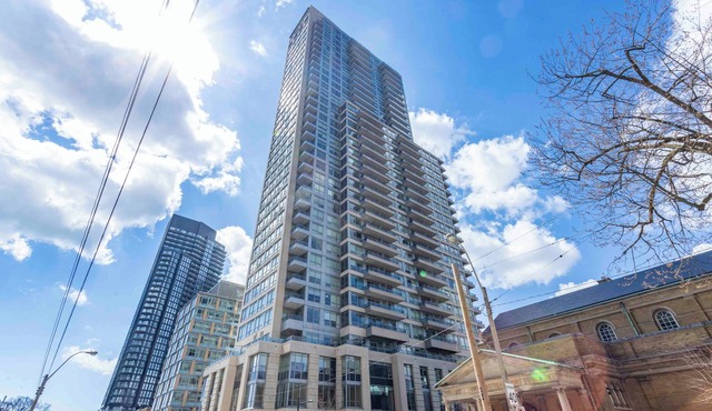 City life-Style luxurious Executive Condos Short Stays. Toronto G.T.A. Canada.