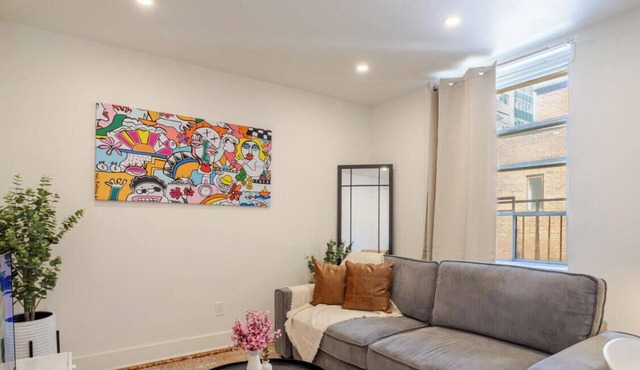 City Luxe Retreat | Stylish 1-Bedroom Downtown
