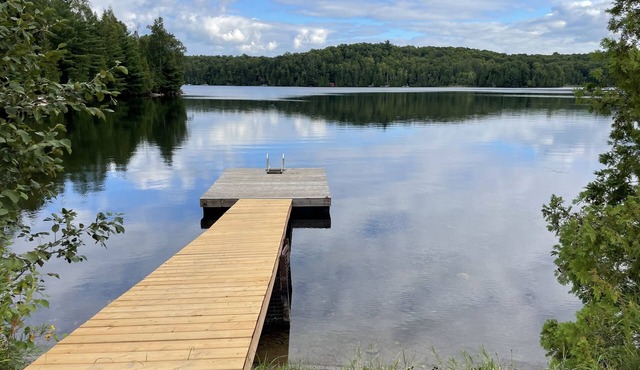 Classic Canadian cottage on pristine Fortescue lake. A nature lovers paradise.