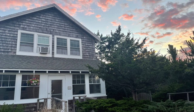Classic Fire Island! Adorable Seaview Cottage - 2nd house from the beach.