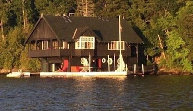Classic Muskoka Family Cottage