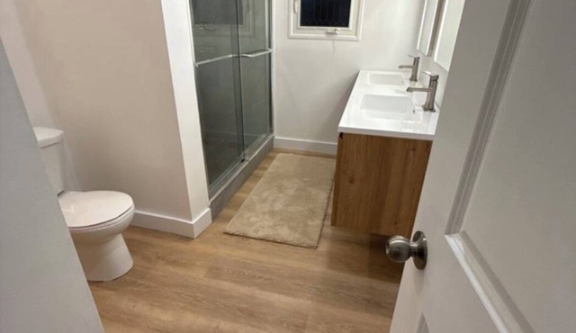 Clean renovated room Just 5 minutes away from Ottawa airport.
