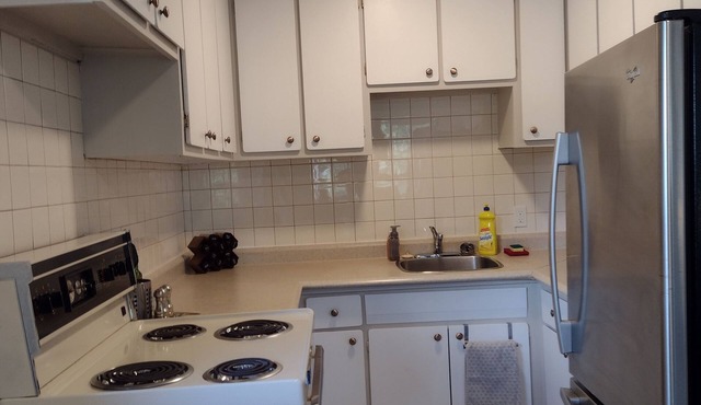 Close to highway access! Stylishly decorated, comfortable apartment.