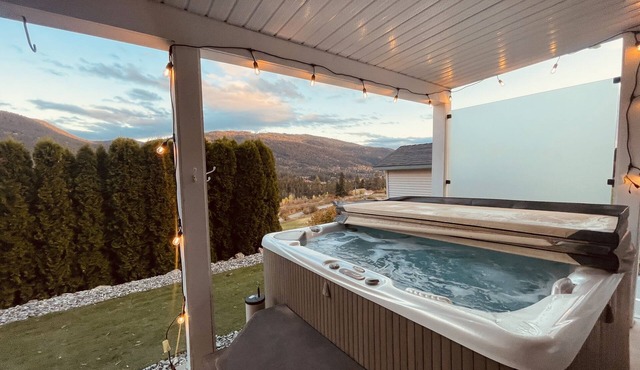 Close to SilverStar mountain getaway 3bedroom suite